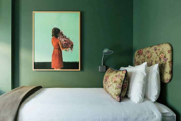 Room 26 of 59