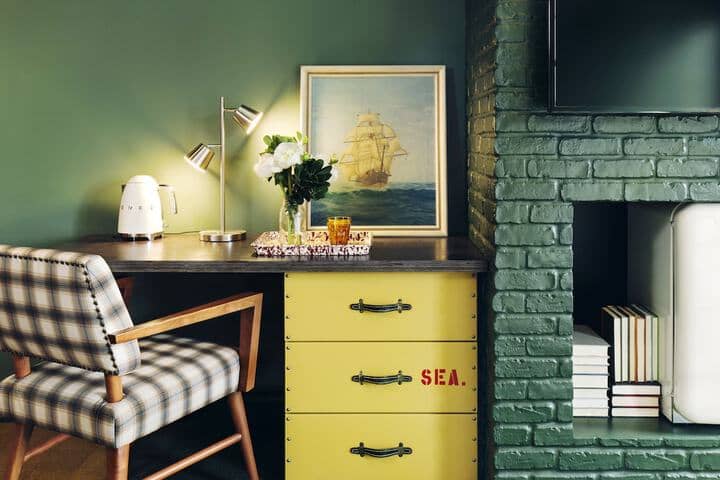 Room 38 of 59