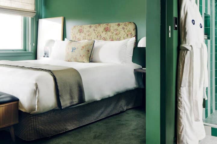 Room 37 of 59